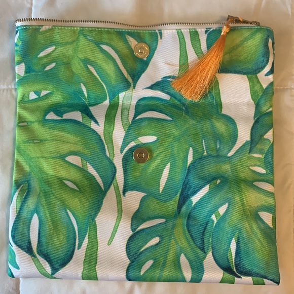 Pura Vida Foldover Clutch - Palm Design - Picture 10 of 10